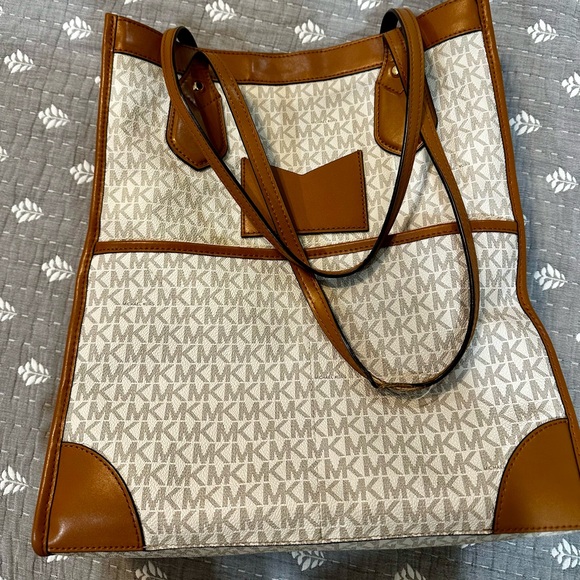 Michael Kors Tote - Picture 2 of 6
